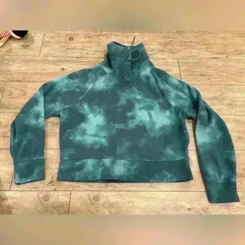 Old Navy Soft Crop Top Dye Die Sweater Size Medium